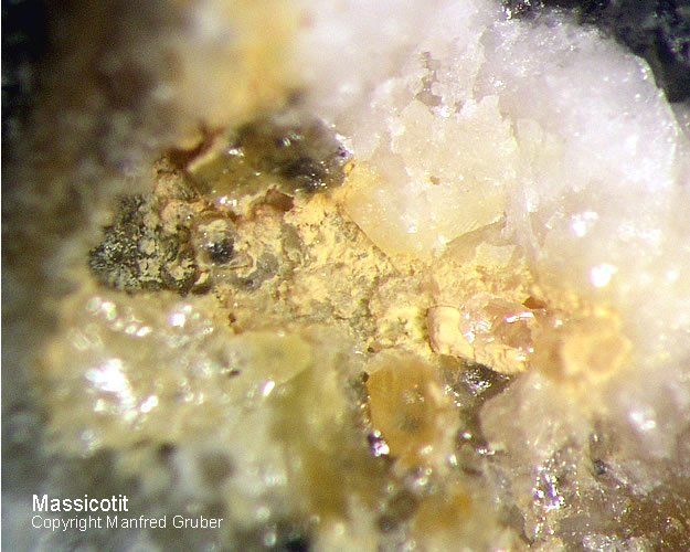 Schwarzwald Mineralien Badenweiler Massicotit