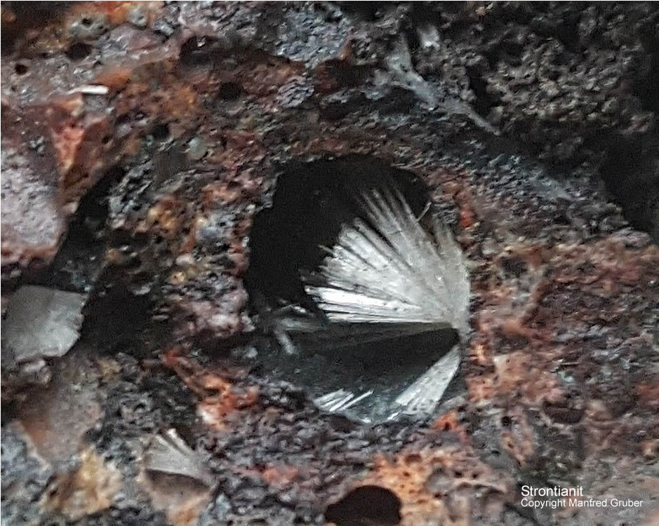 Schwarzwald Mineralien Grube Clara Strontianit