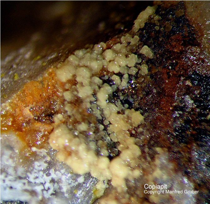 Grube Clara Mineralien Copiapit Schwarzwald