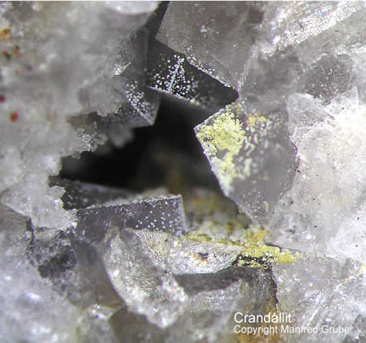 Grube Clara Mineralien Crandallit Schwarzwald