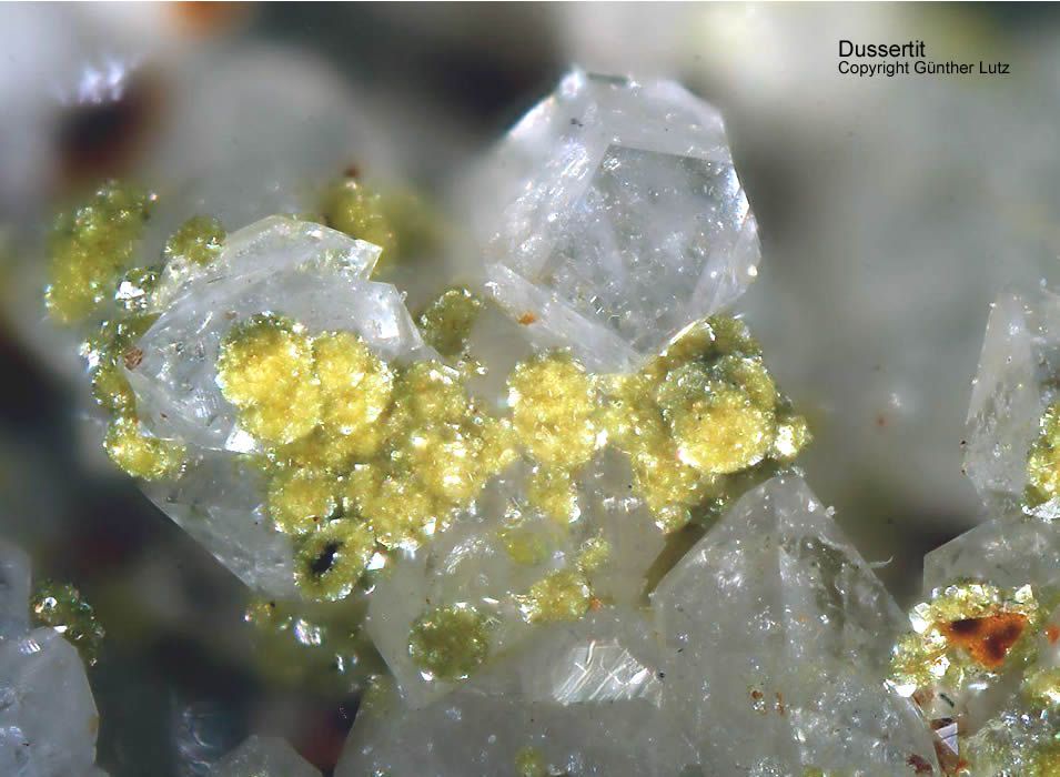 Grube Clara Mineralien Dussertit Schwarzwald