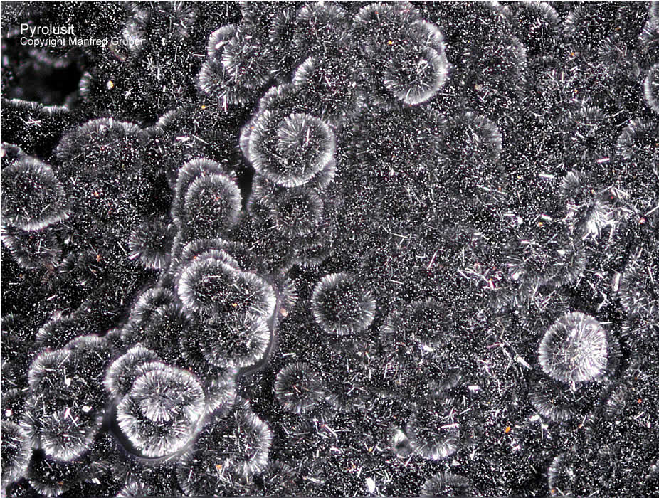 Grube Clara Mineralien Pyrolusit Schwarzwald Hausach