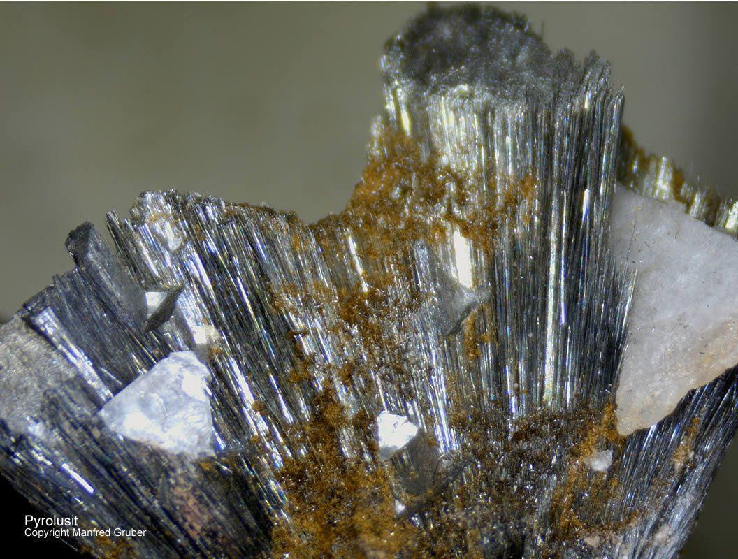 Grube Clara Mineralien Pyrolusit Schwarzwald Hausach