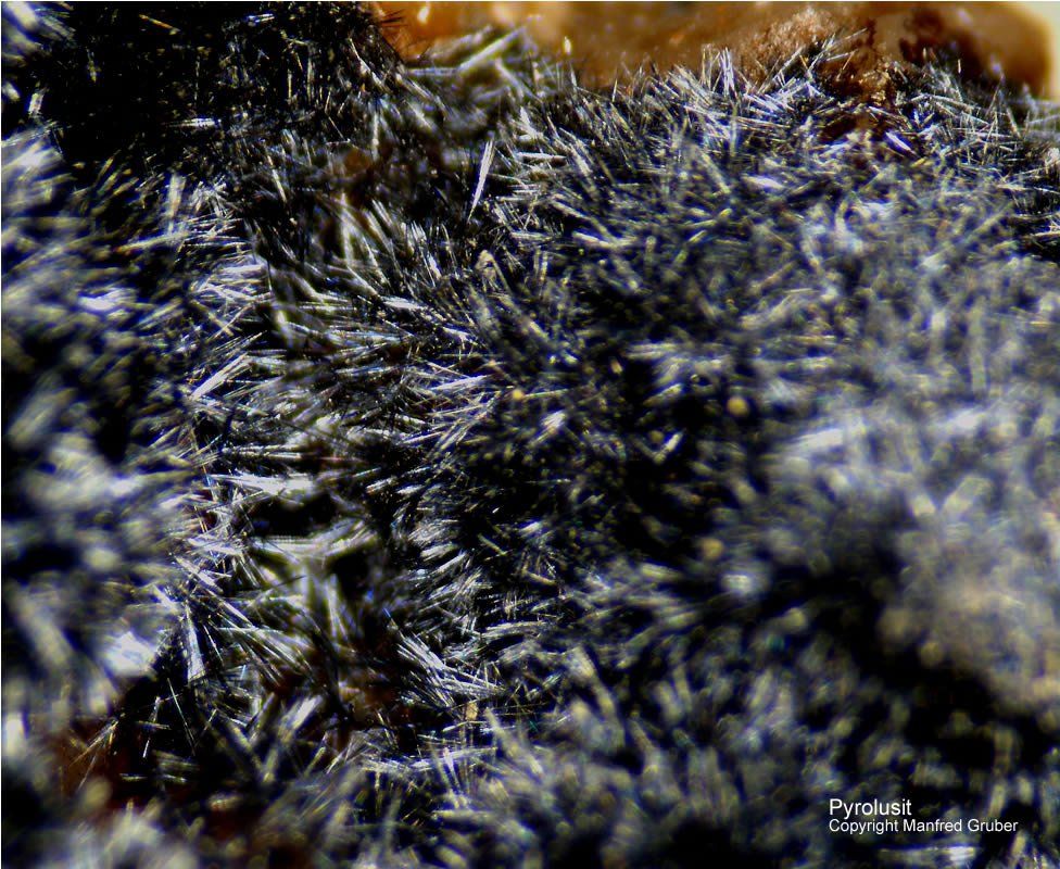 Grube Clara Mineralien Pyrolusit Schwarzwald Hausach