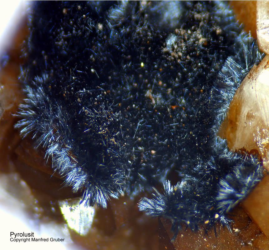 Grube Clara Mineralien Pyrolusit Schwarzwald Hausach