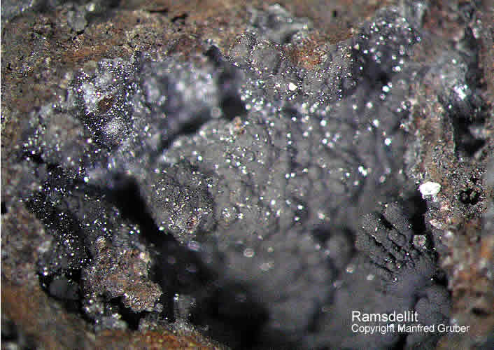 Grube Clara Mineralien Ramsdellit Schwarzwald Hausach