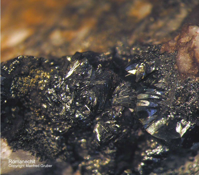 Grube Clara Mineralien Romanèchit Schwarzwald Hausach