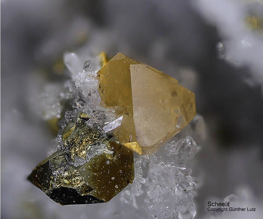 Grube Clara Mineralien Scheelit Schwarzwald Hausach