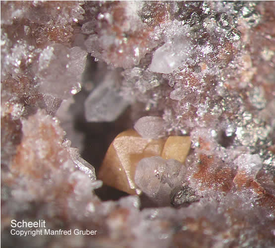 Grube Clara Mineralien Scheelit Schwarzwald Hausach
