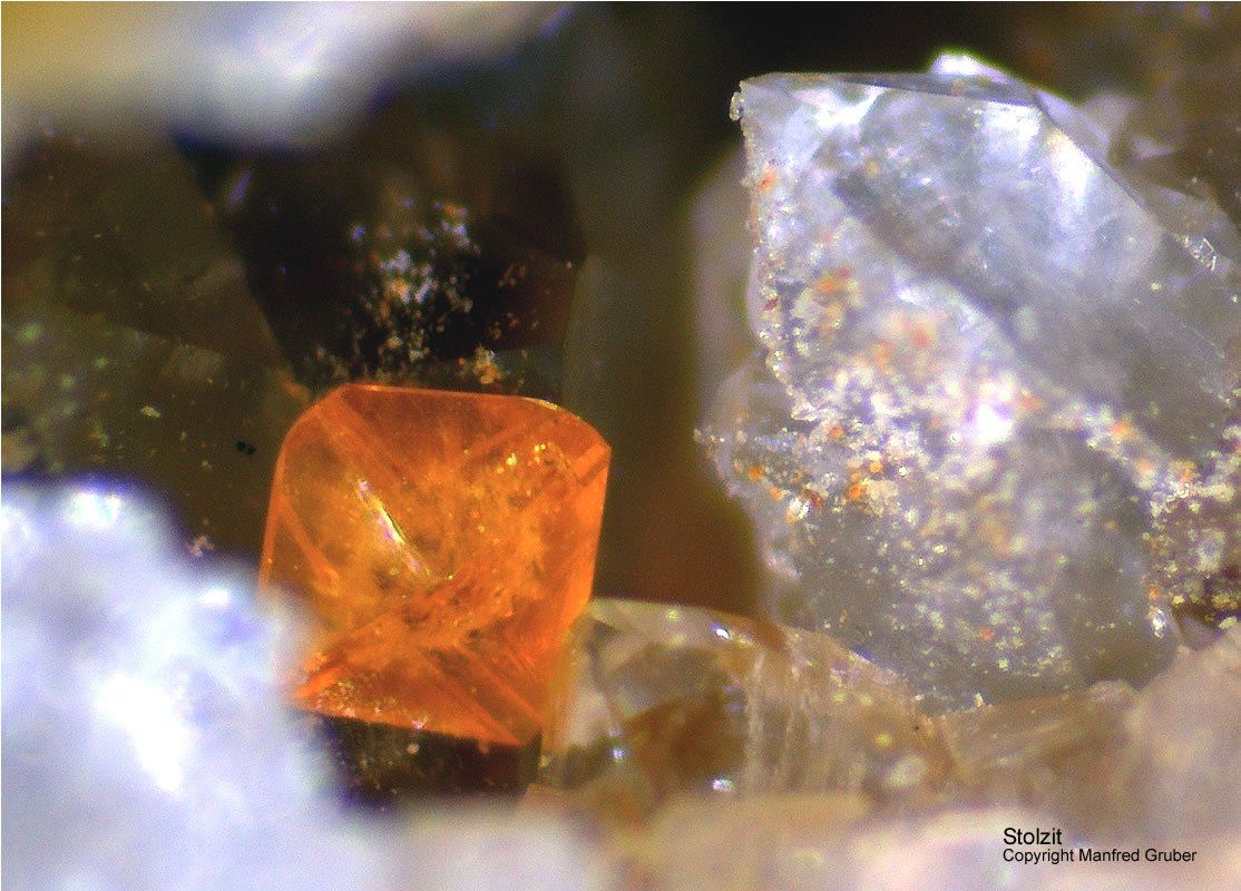 Grube Clara Mineralien Stolzit Schwarzwald Hausach