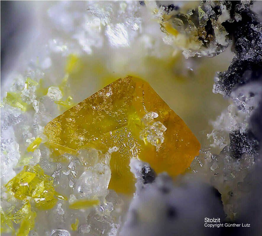 Grube Clara Mineralien Stolzit Schwarzwald Hausach