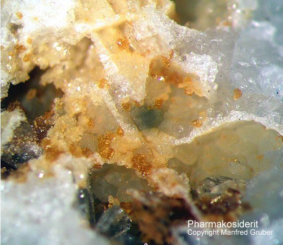 Grube Dorothea Mineralien Pharmakosiderit Schwarzwald