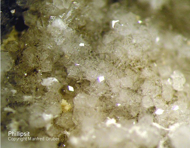 Vogelsberg Mineralien Gaulsberg Phillipsit
