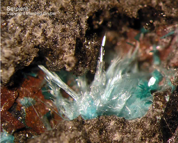 Sauerland Mineralien Genna Letmathe Serpierit