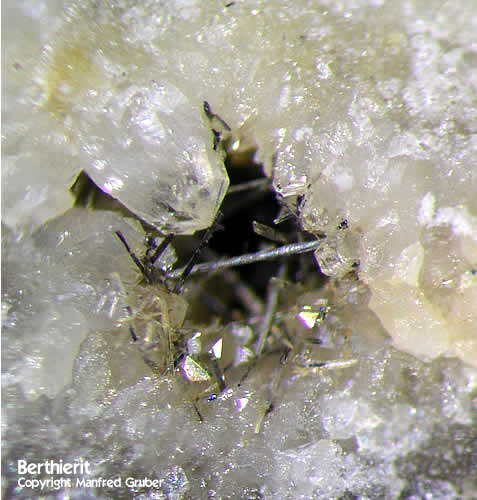 Schwarzwald Mineralien Grube Gründenwald Berthierit