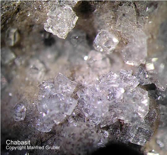 Vogelsberg Mineralien Herbstein Chabasit