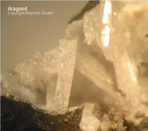 Mineralien Kaiserstuhl Limberg Aragonit