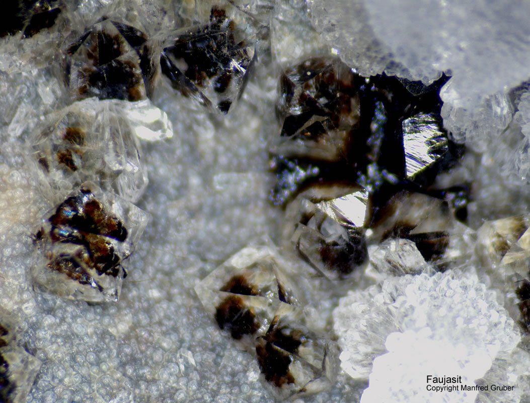 Mineralien Kaiserstuhl Limberg Faujasit