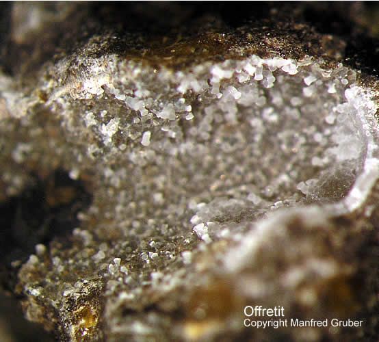 Mineralien Kaiserstuhl Limberg Offretit