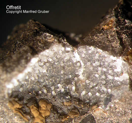 Mineralien Kaiserstuhl Limberg Offretit