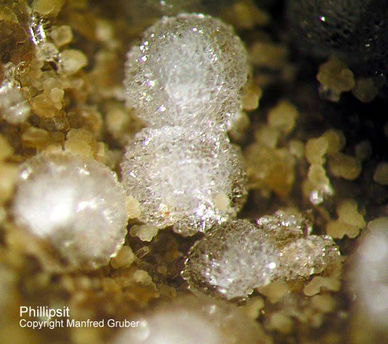 Mineralien Kaiserstuhl Limberg Phillipsit