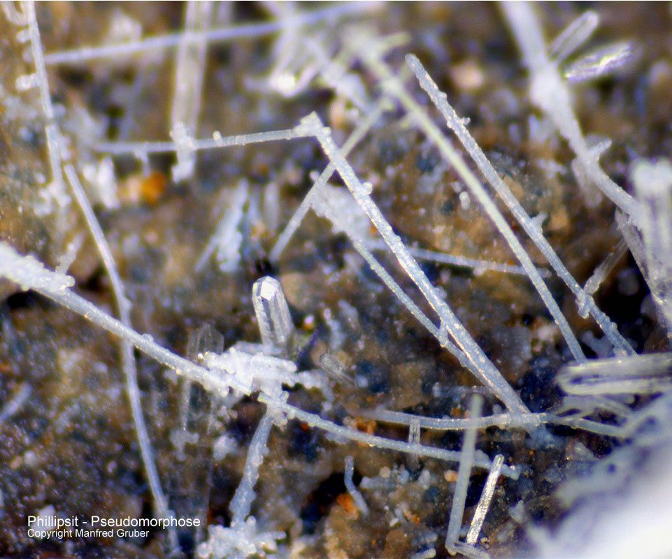 Mineralien Kaiserstuhl Limberg Phillipsit Pseudomorphose