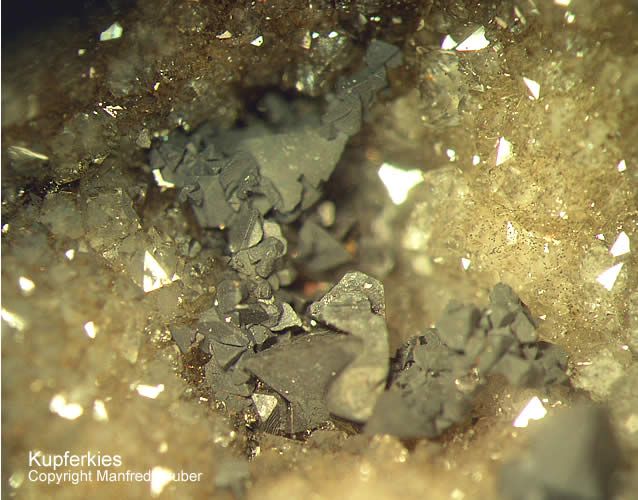 Mineralien Schwarzwald Neubulach Chalkopyrit/Kupferkies