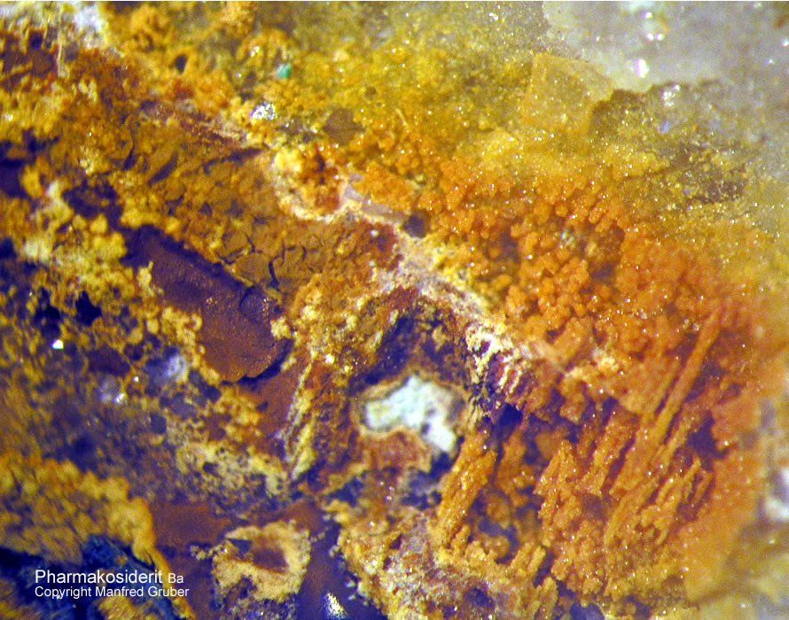 Mineralien Schwarzwald Neubulach Pharmakosiderit (Ba)