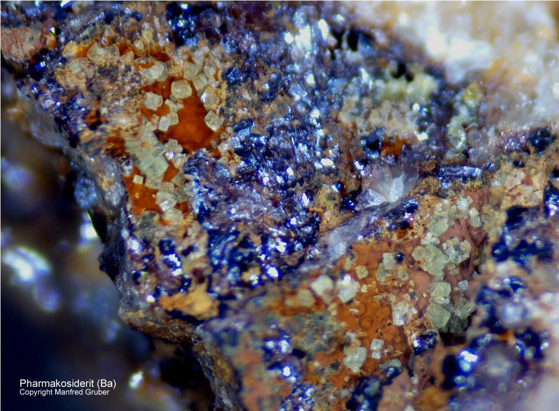 Mineralien Schwarzwald Silberbrünnle Haigerachtal Pharmakosiderit (Ba)