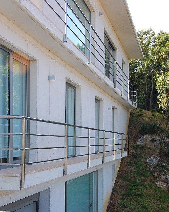 ARQUITECTURA MODERNA PERSONALIZADA. Somos arquitectos y construtores. Hacemos reformas y obra nueva. Con sede en Madrid y Cantabria