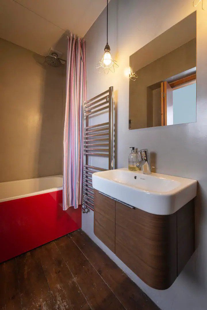 ARQUITECTURA MODERNA PERSONALIZADA. Somos arquitectos y construtores. Hacemos reformas y obra nueva. Con sede en Madrid y Cantabria