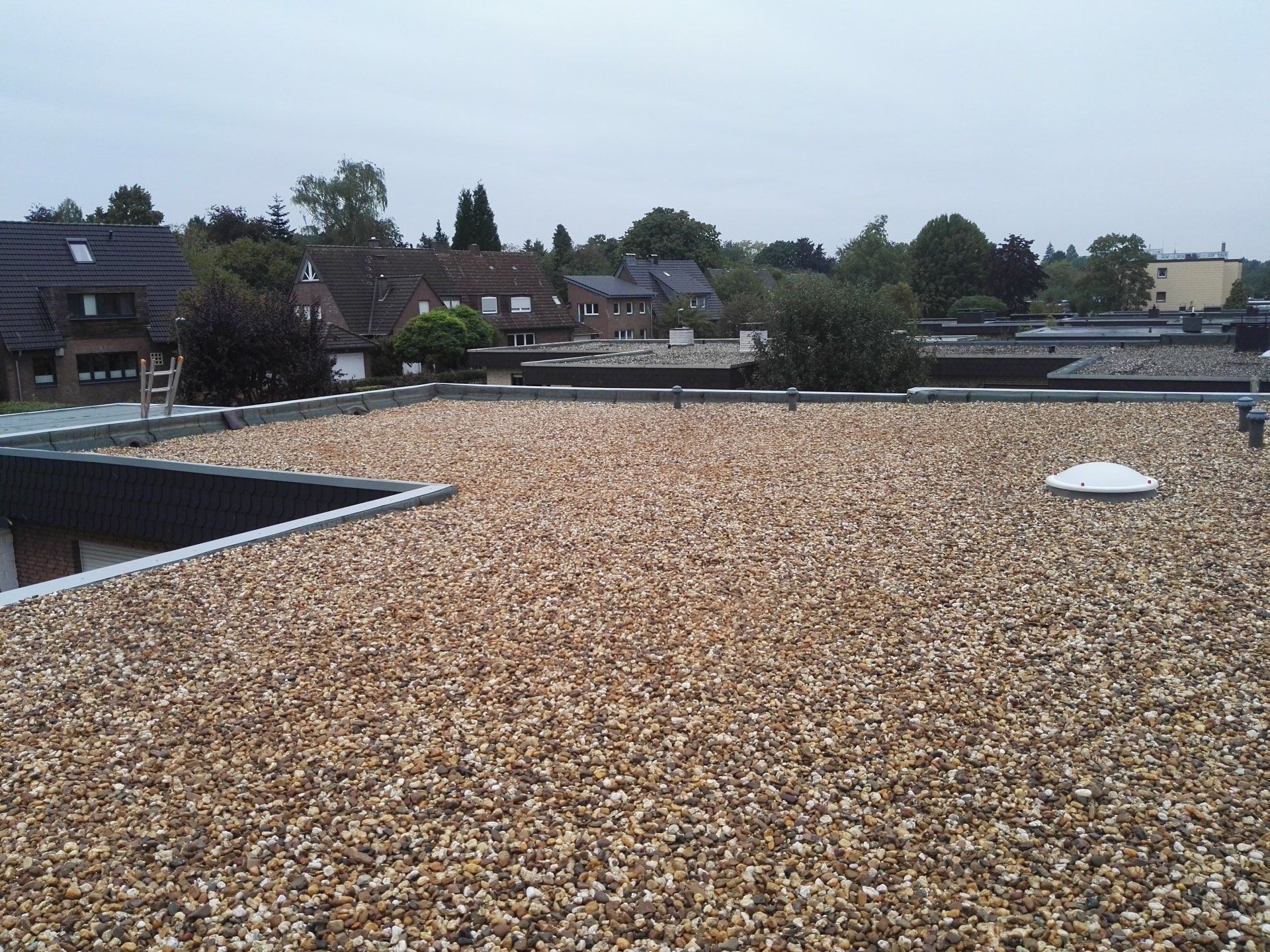 Kies Gefälledämmung Umkehr MAS Abdichtung Bitumen Perlite Lichtkuppel 150 kpa Dachrrand Zink 16/32