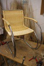 Mies van der Rohe Freischwinger Stuhl mit Korbgeflecht