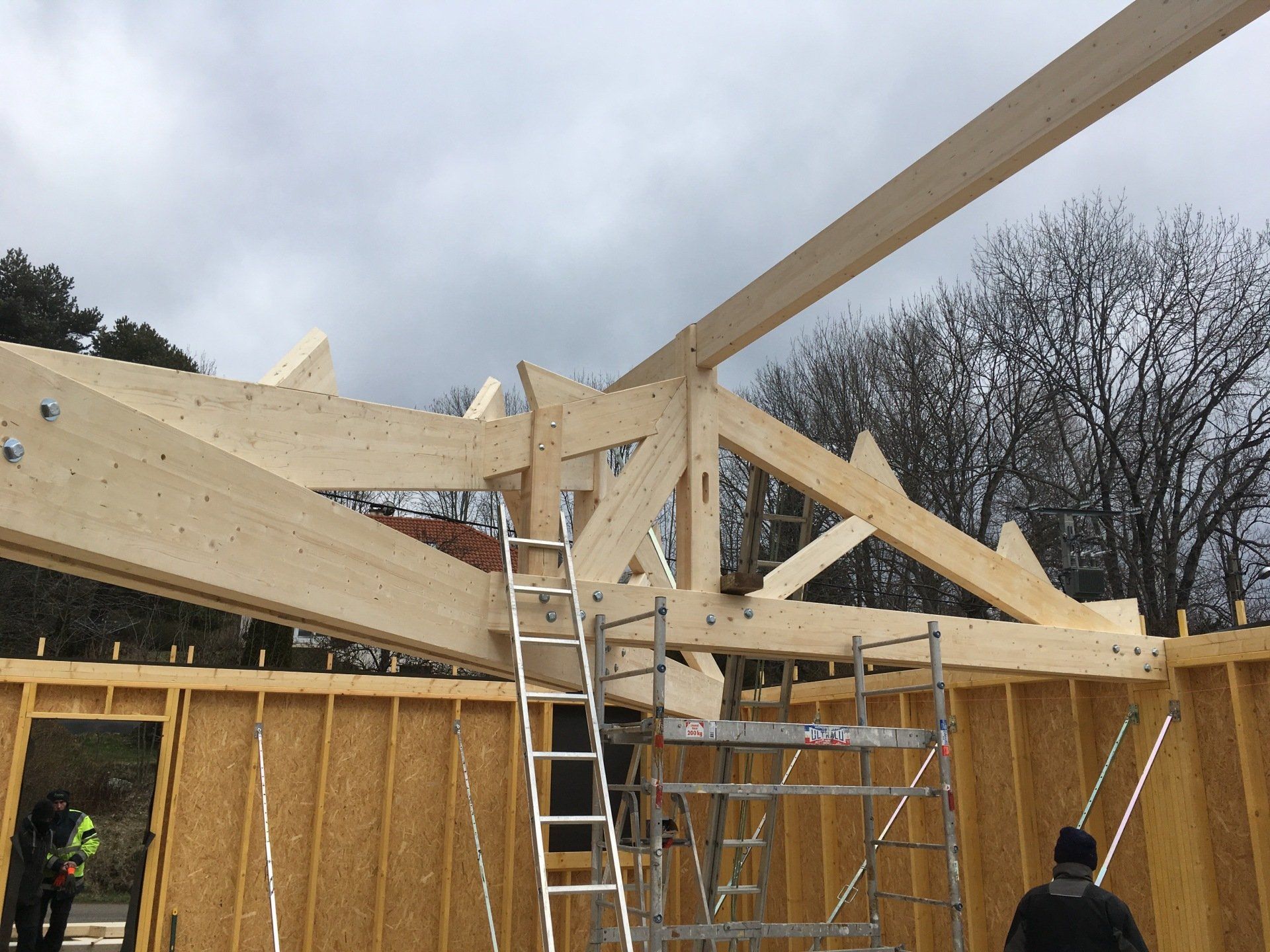 zoomer Charpente bois traditionnnelle par SN-BOIS la monnerie le montel