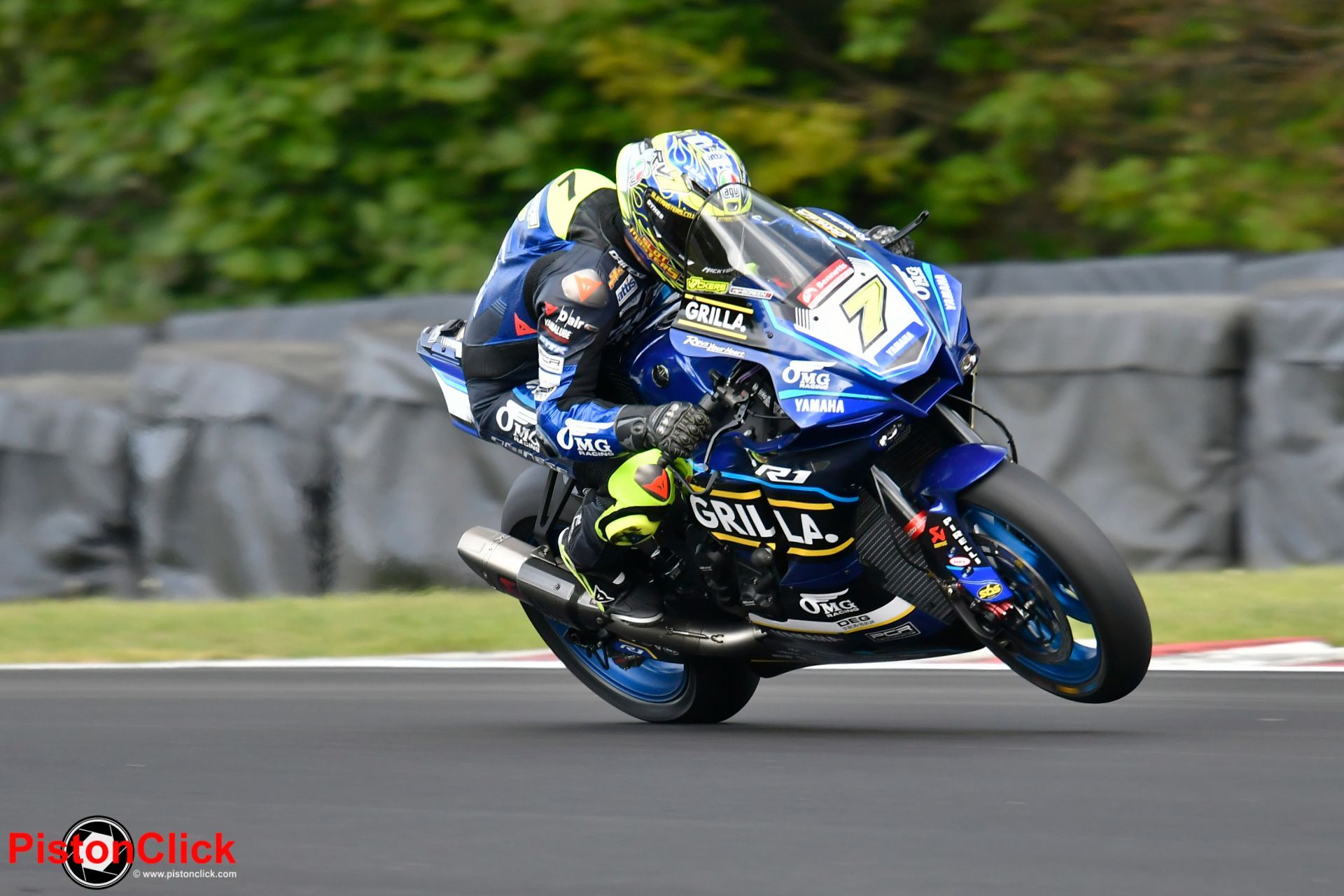 Ryan Vickers on the OMG GRILLA Yamaha Racing R1