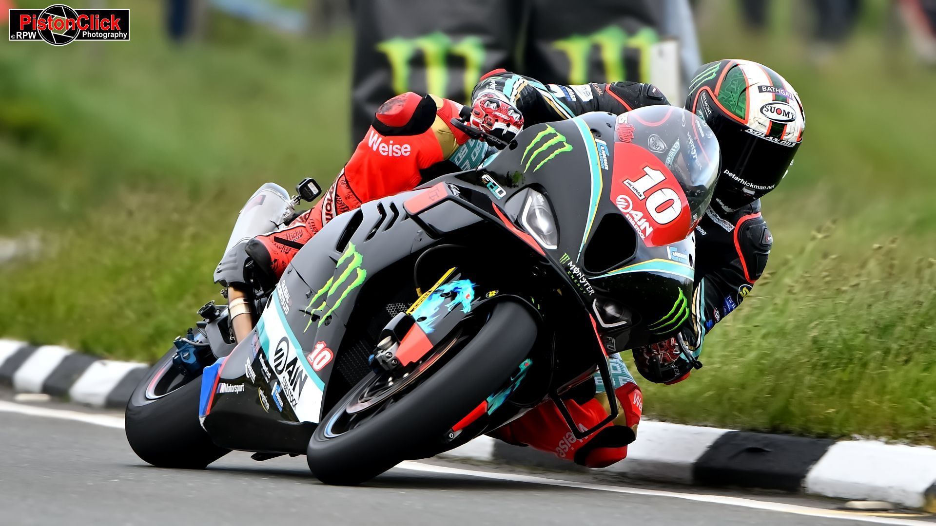 Peter Hickman on the FHO BMW Motorrad UK M1000RR at the IoM TT 2024