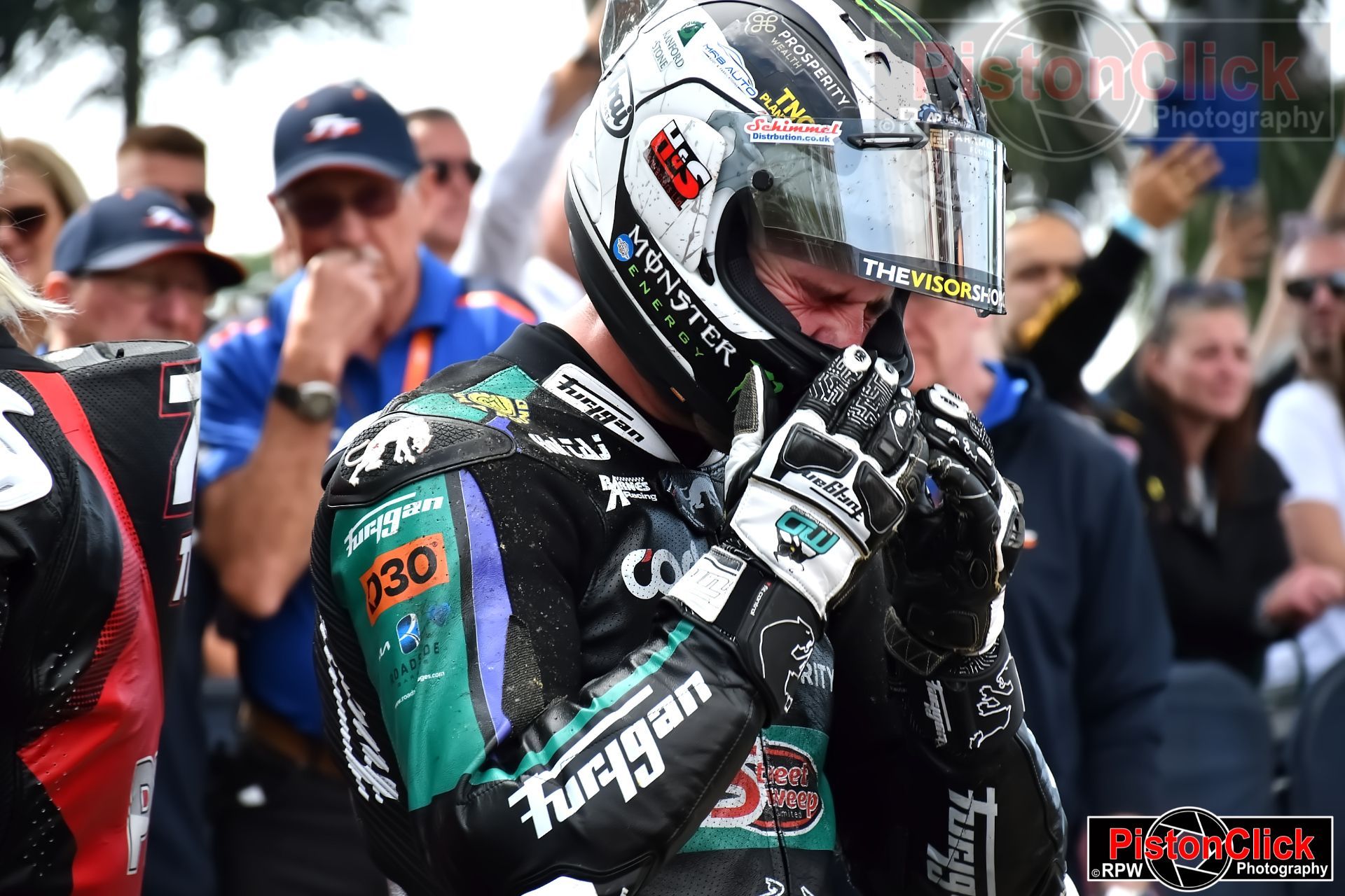 Click the image for more. Isle of Man TT 2024 Supersport and sidecar race 1