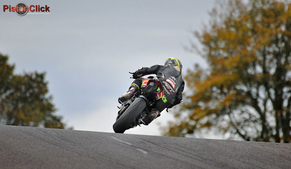 Thundersport GP racing Cadwell Park