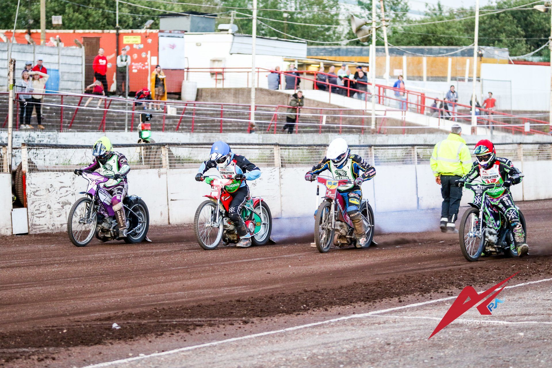 104mm 1/160 f2.8 speedway