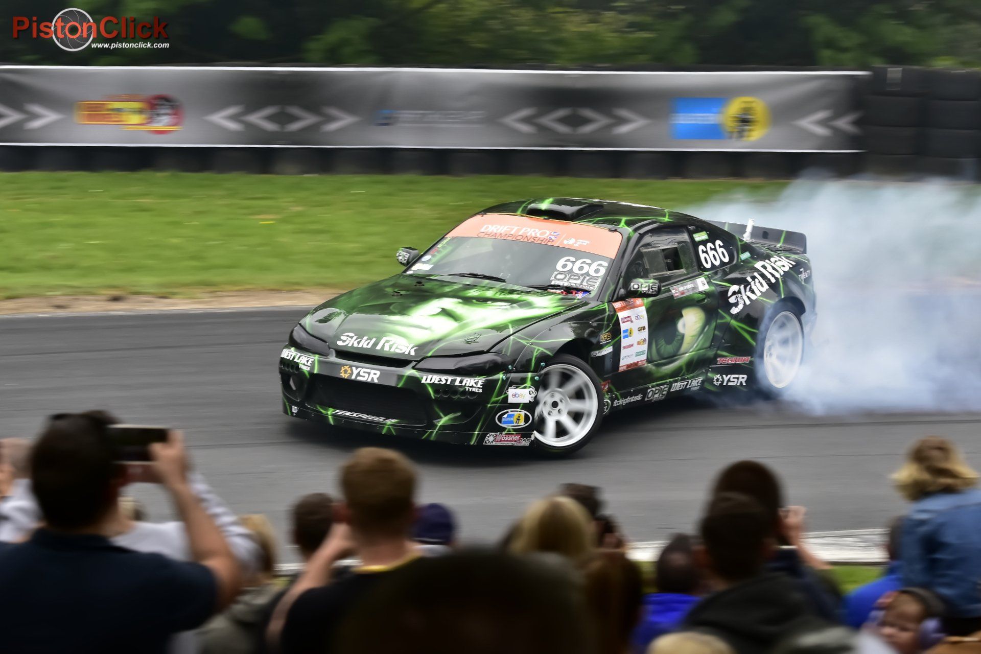 Modified Live
Cadwell Park