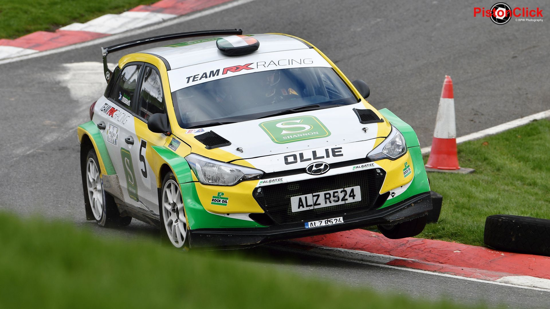Ollie O'Donovan and Ashleigh Morris in car #5