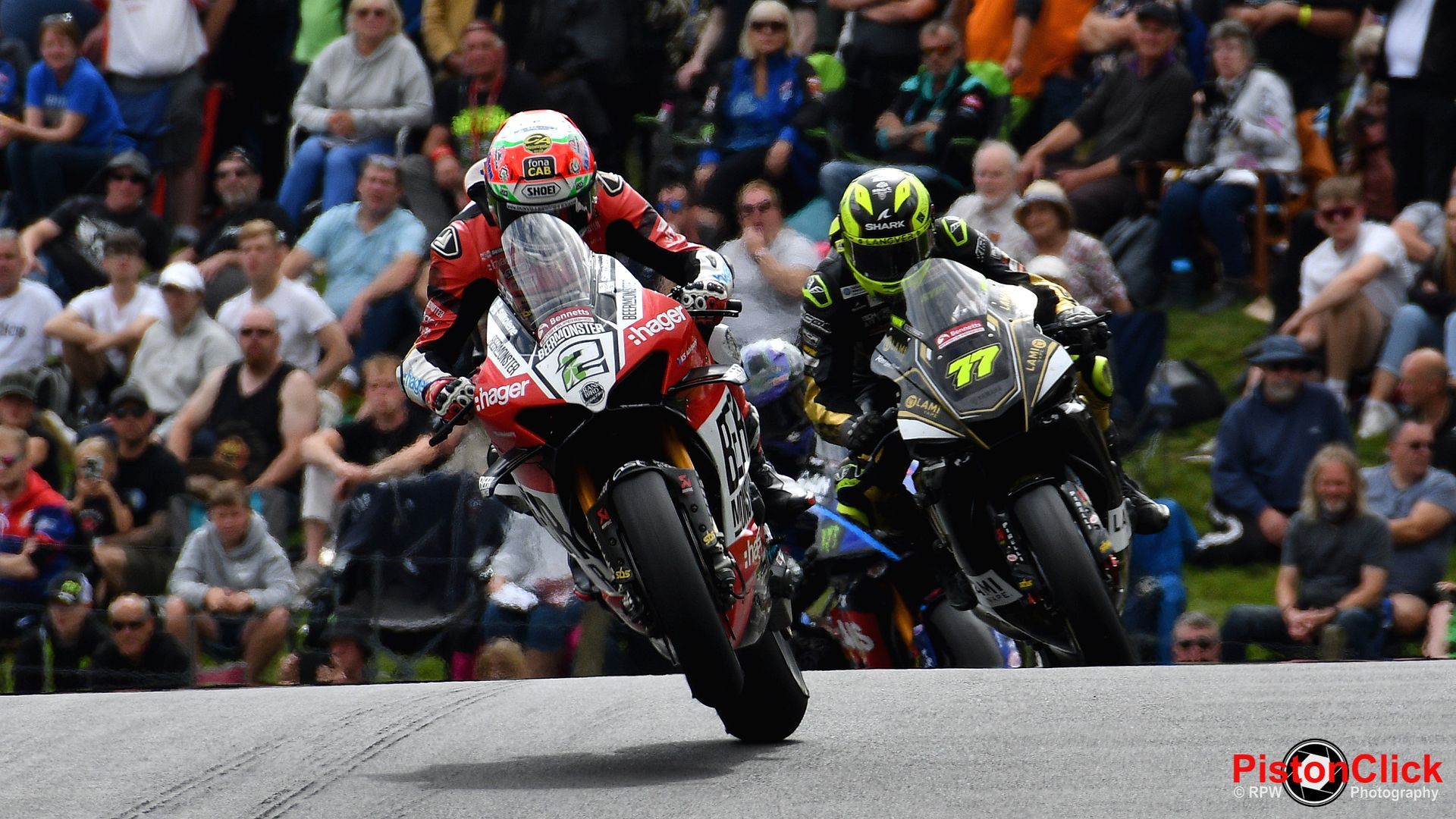 British suuperbikes at cadwell park