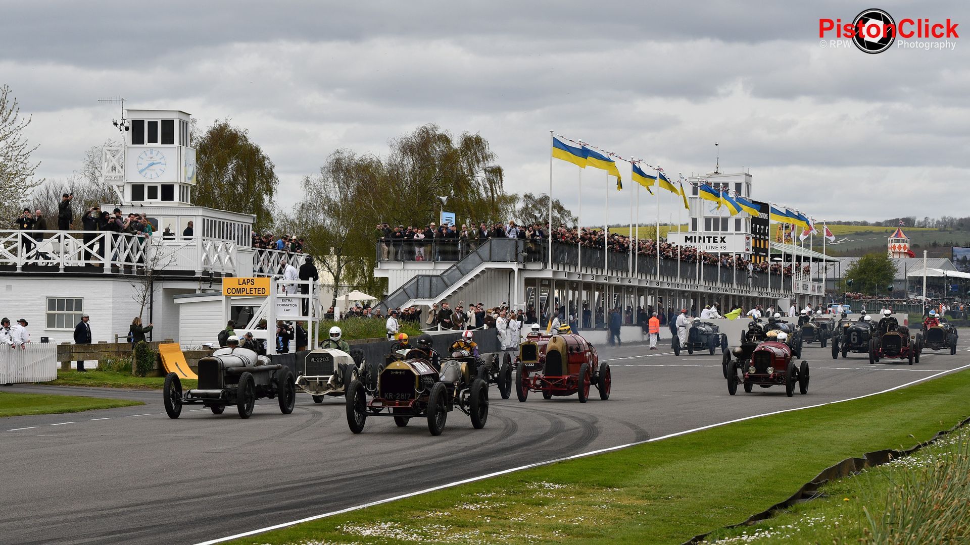Goodwood 81st Members Meeting start line
