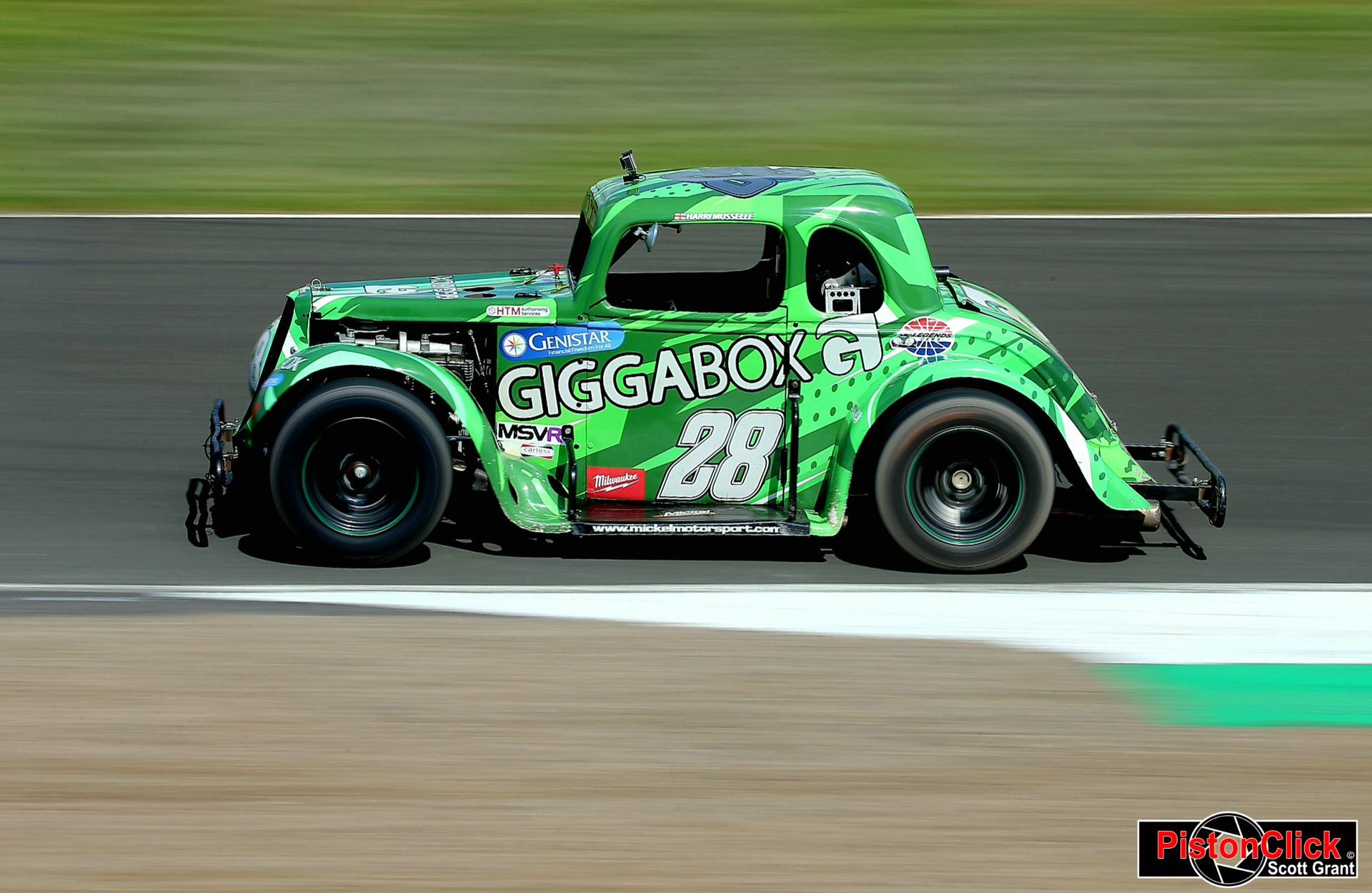 Legends Championship racing in the BTCC championship