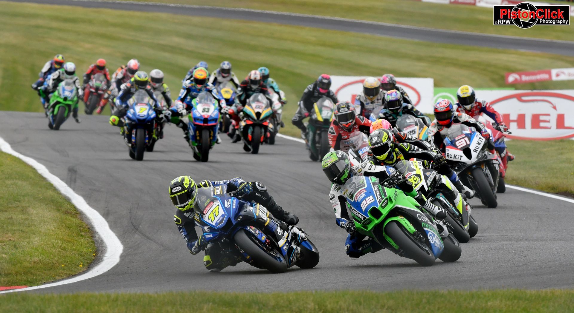 Kyle Ryde leads the race at Cadwell Park BSB