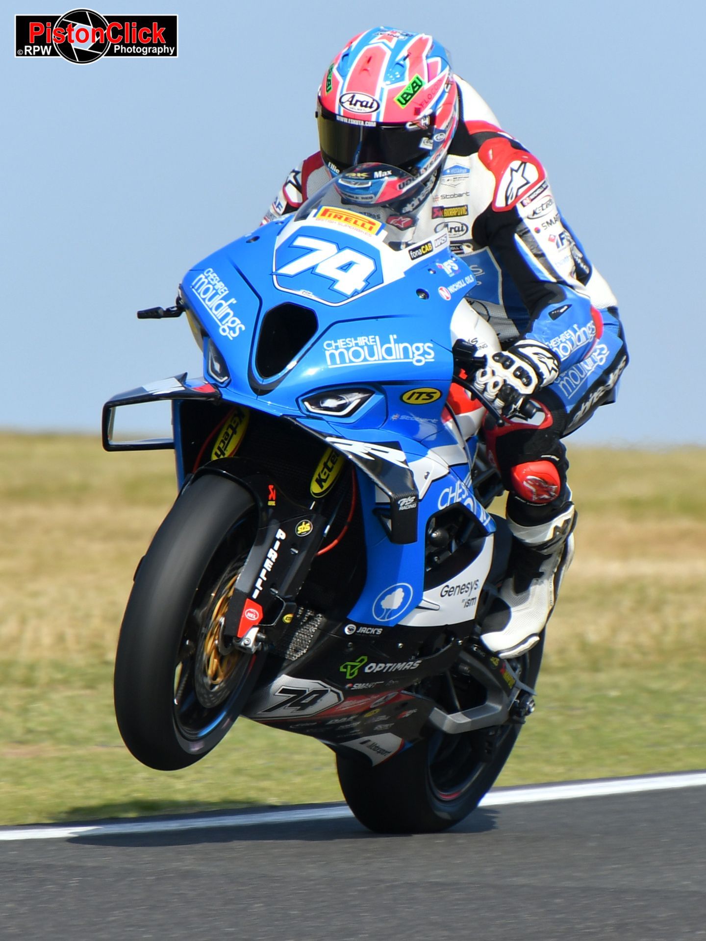 Davey Todd Cheshire Mouldings BMW racing at Cadwell Park