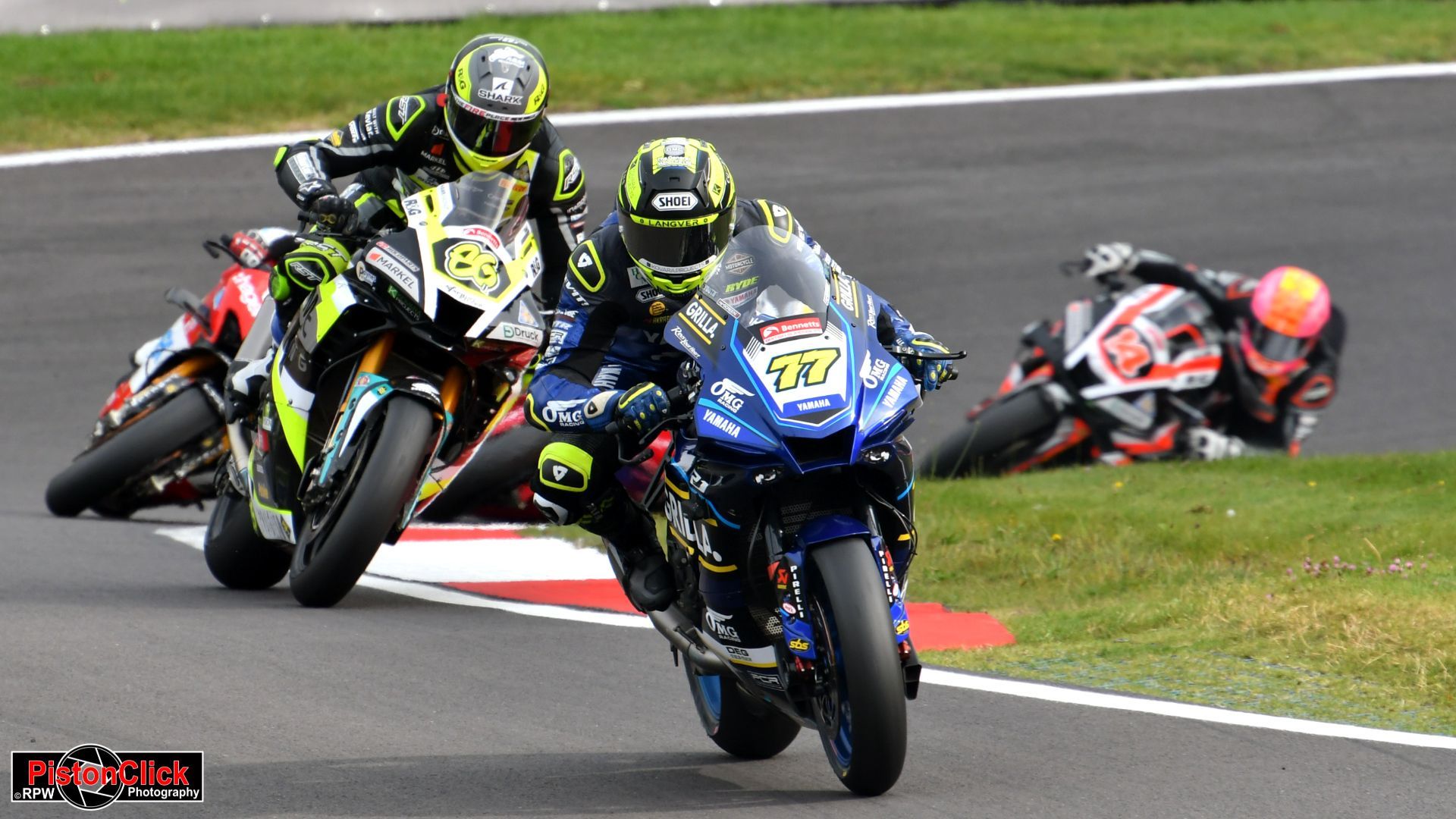 MasterMac Honda team chase Kyle Ryde BSB Cadwell Park