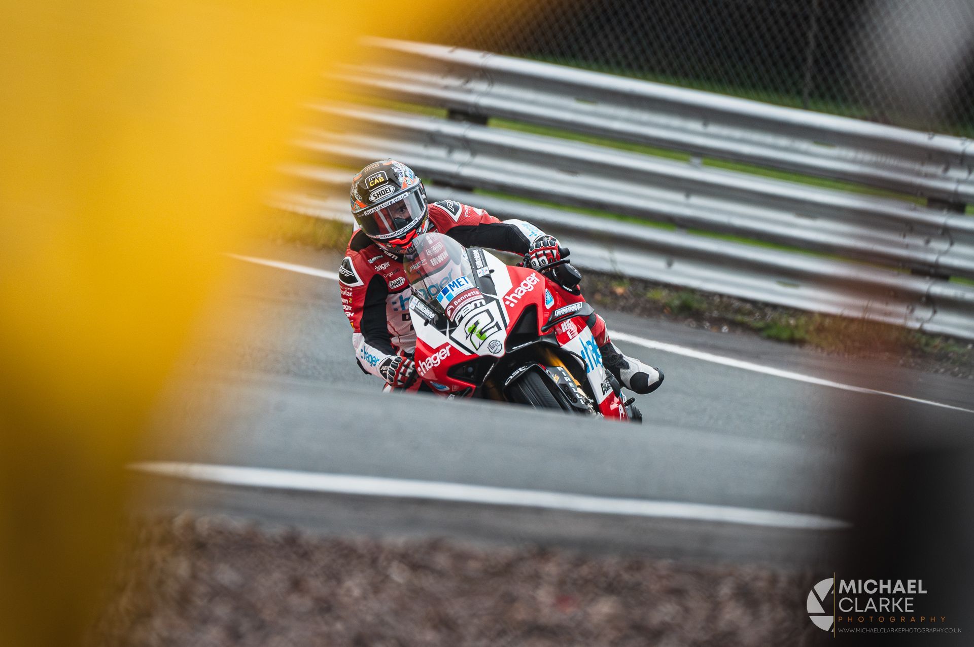 Glen Irwin wins BSB race 2 at Oulton Park