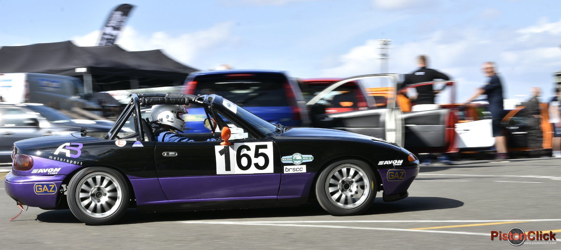 Mazda MX5 racing at Cadwell Park