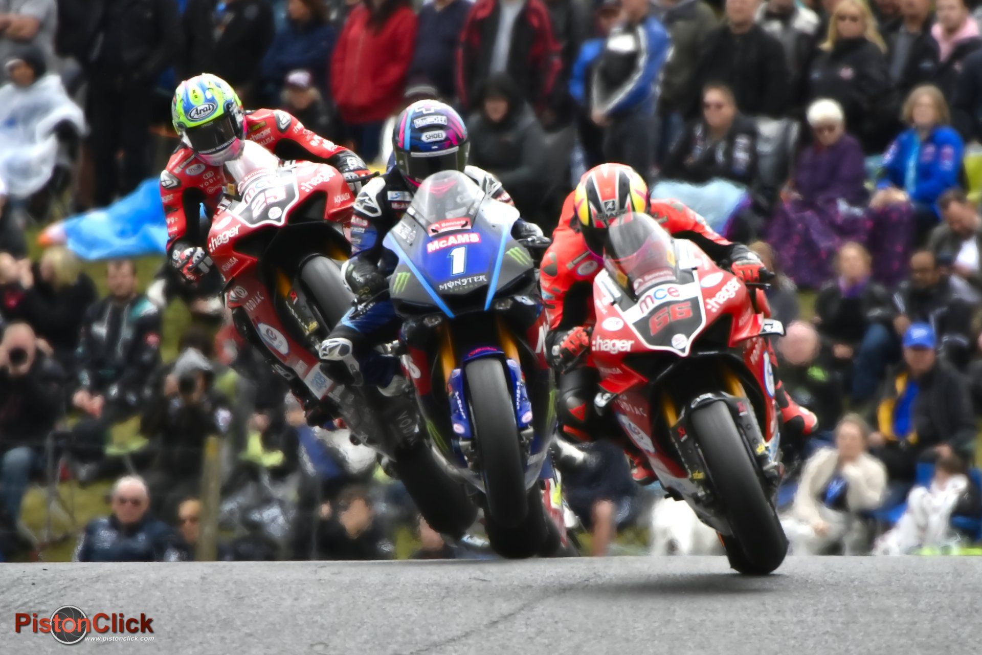 the mountain Cadwell Park British Superbikes